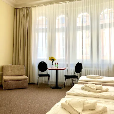 Selina Berlin West-3